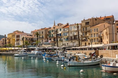 Where to rent a villa in Corsica?