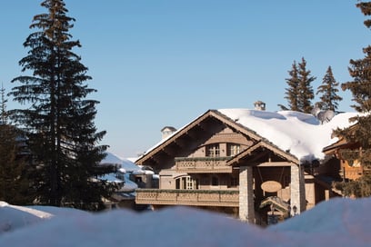 Where to rent a group chalet in the Alps? The best ski resorts for groups