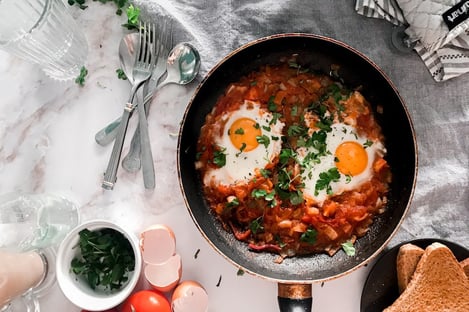 Shakshuka, une recette marocaine à base de tomate et d'oeuf
