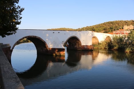 Le pont et les ruelles