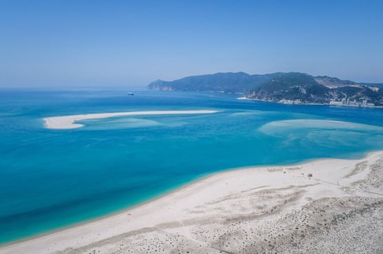 Villa rentals in Troia