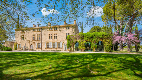Villa Château de Lusannes, Location à Provence