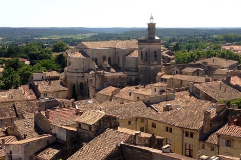 Exploring the scenic natural beauty around Uzès