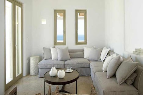 2. A clifftop kingdom in Mykonos