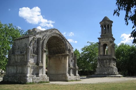 Voyagez dans le temps sur le Site Archéologique de Glanum