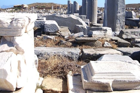 The history of Delos: the rise before the fall
