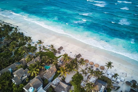 Flâner dans les rues de la partie sud de la ville, le long de la plage