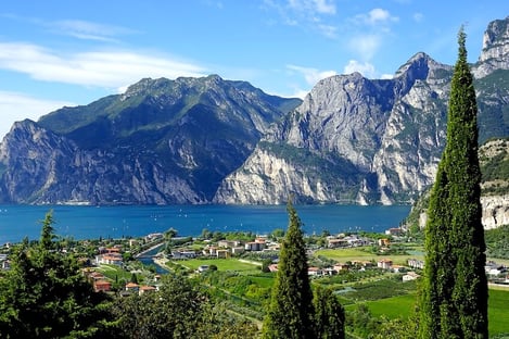 3- Organise a horse ride on the Tremosine plateau