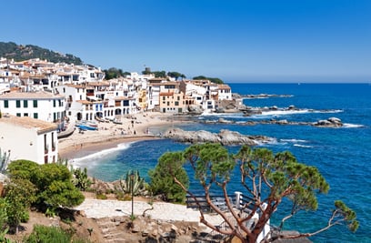Costa Brava or Costa Dorada: Where to Rent a Villa in Spain? 