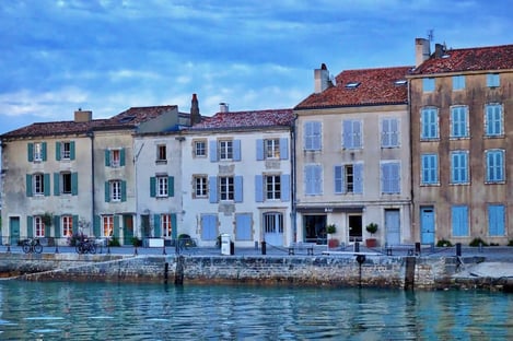 Ces célébrités qui passent leurs vacances sur l'île de Ré
