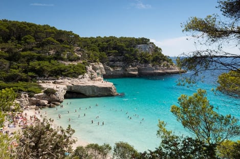 Cala Mitjana, la plus célèbre