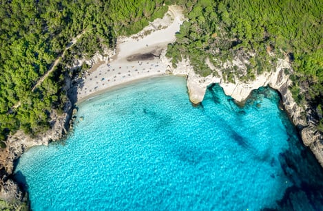 Summer in Menorca: Turquoise coves and Mediterranean ambiance