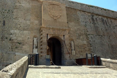 The Portal of Ses Taules, a magnificent introduction