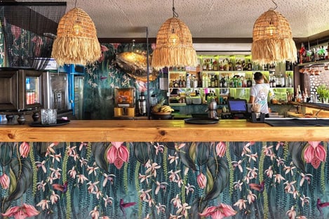 Babylon Beach Bar, Sa Caleta, Santa Eulalia: Plenty of Activities for Kids