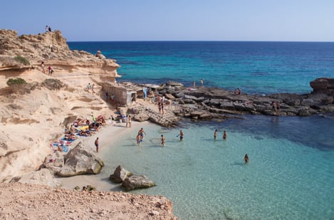 Été (juin à septembre) : météo ensoleillée et plages 