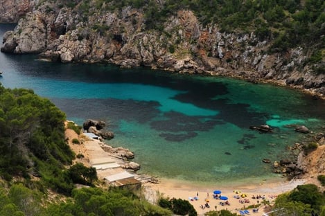 Bonus: Cala Mastella, a tranquil hideaway