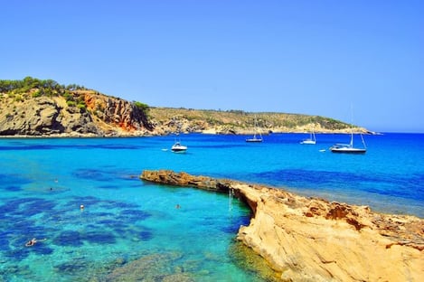 Platja Xarraca: Calm waters and coastal charm