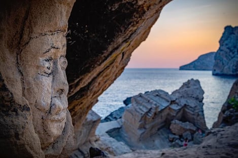 6- Descubre Atlantis, la caleta secreta de Ibiza