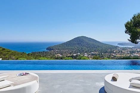 Loger dans une villa de luxe face à la mer