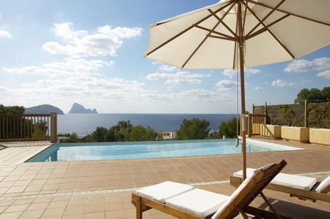 5 villas avec terrain de tennis à Ibiza