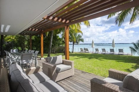 3. Rent a stunning villa to celebration your union