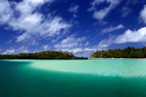 Head to Île aux Cerfs !