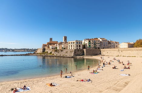 Beaches and coastal walks around Antibes