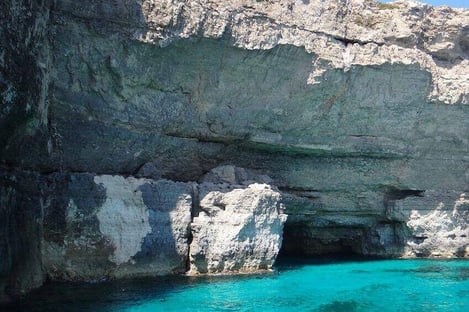 Cuevas de Comino - Malta