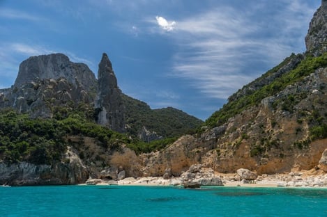 Discover the enchanting beaches of Corsica and Sardinia