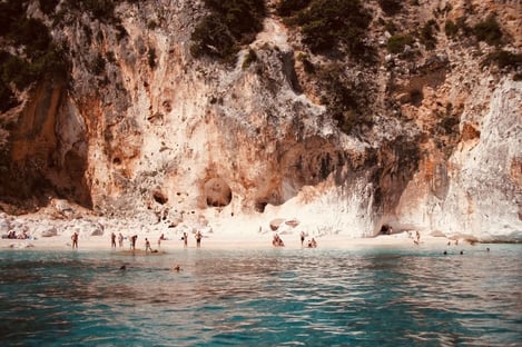 How similar are Corsica and Sardinia? A tale of two histories