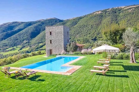 Renting a tower of defense