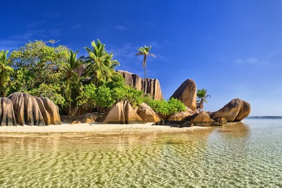 Mauritius or Seychelles ? Your holiday feet in water