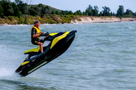 6- Discover jetskiing
