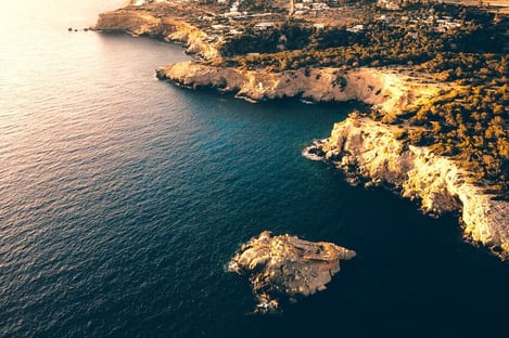 Rent a boat in Ibiza: the best way to party!