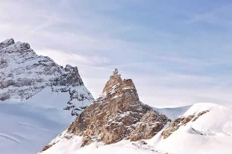3 Reasons to Rent a Chalet in the Mountains for Your Winter Holidays
