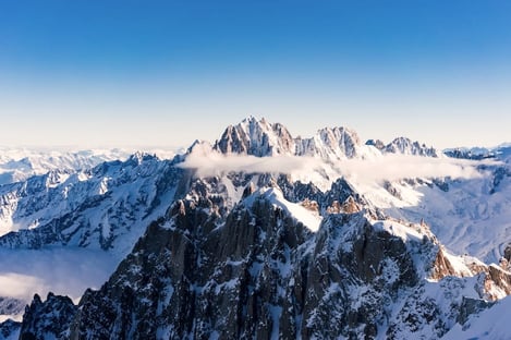 3 Reasons to Rent a Chalet in the Mountains for Your Winter Holidays