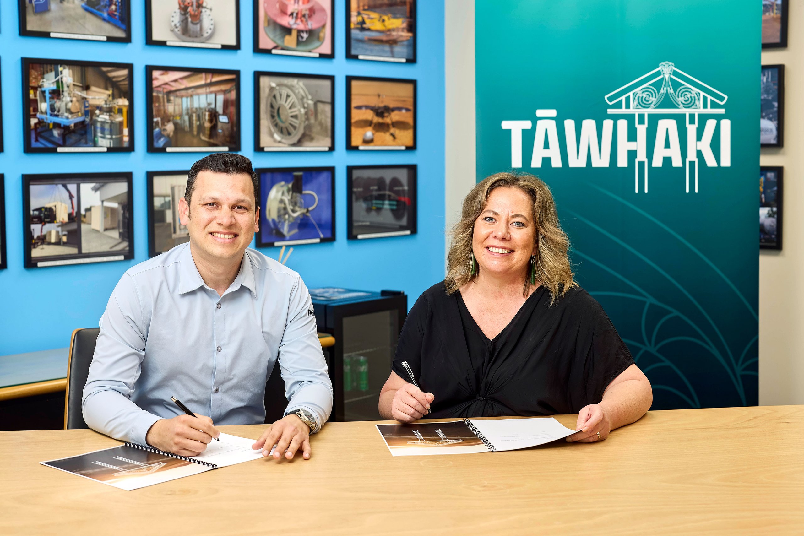 Fabrum CEO Dr Ojas Mahapatra & Tāwhaki CEO Linda Falwasser.