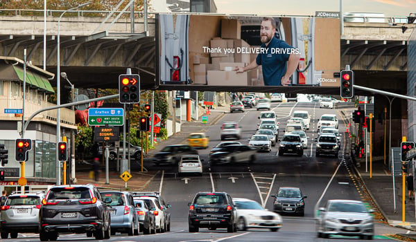 OOH revenue falls in Q1