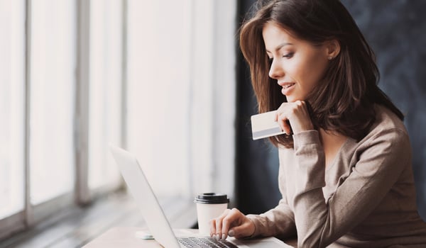 Brands meeting customers both online and offline come out on top