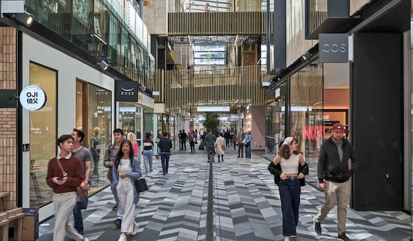 oOh!media signs Out of Home deal for Commercial Bay