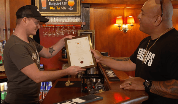 Mastercard campaign sees King Kapisi give Kiwi businesses the royal treatment