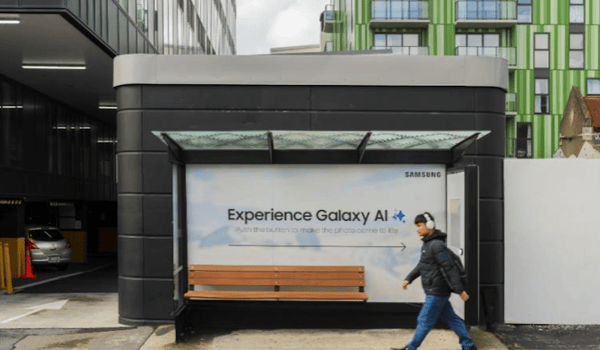 Interactive OOH campaign shows off Samsung’s AI features