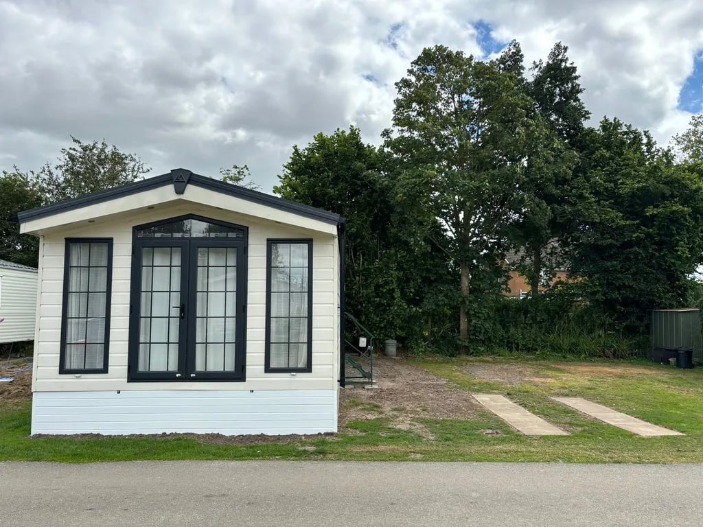 Little Lakeland Caravan Park gallery 1