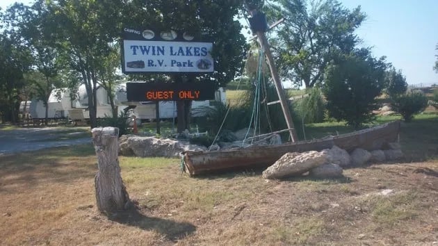 Twin Lakes gallery 1