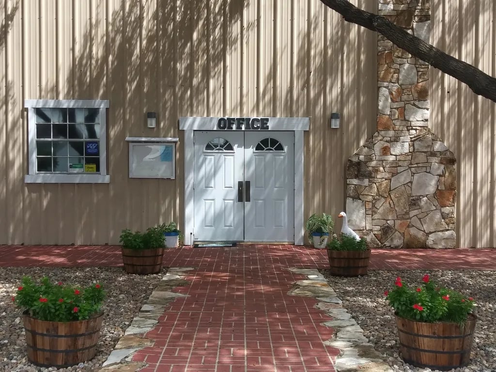 Citrus Valley RV Park and Mhp