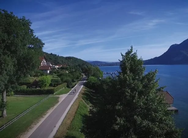 Camping Les Rives du Lac gallery 2