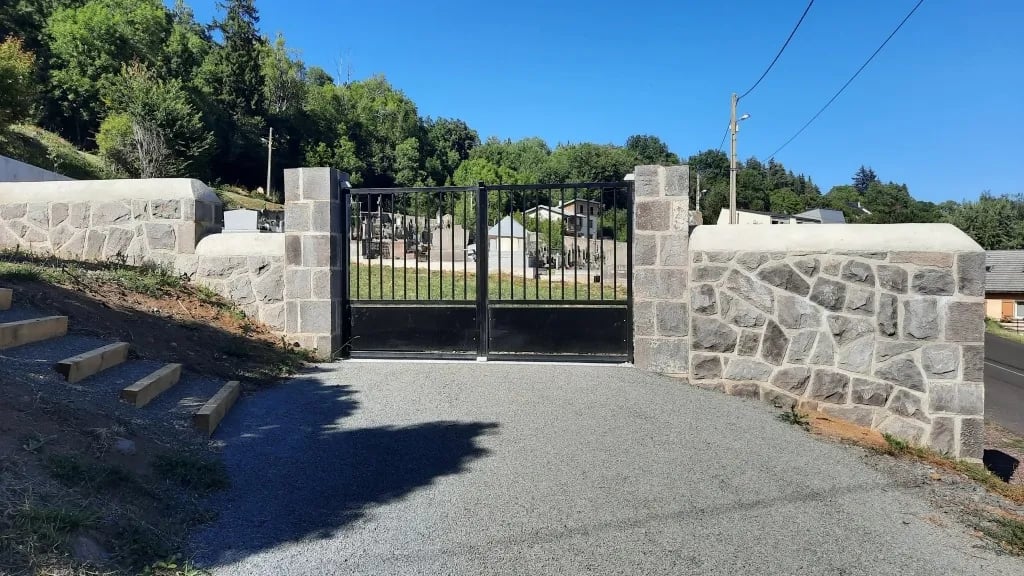 Aire De Camping Car AYDAT gallery 3