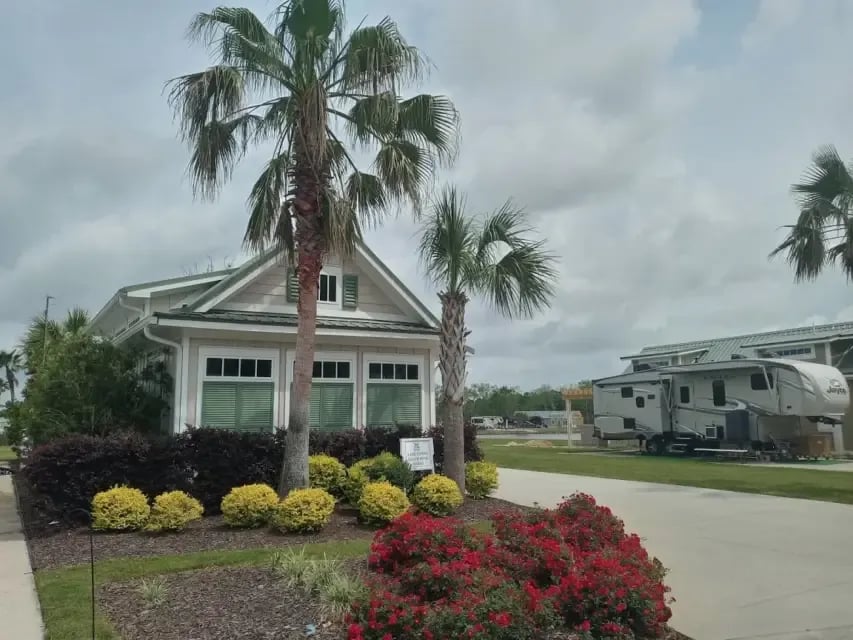 Lake Osprey RV Resort gallery 2