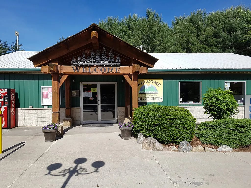 Ebys Pines gallery 1