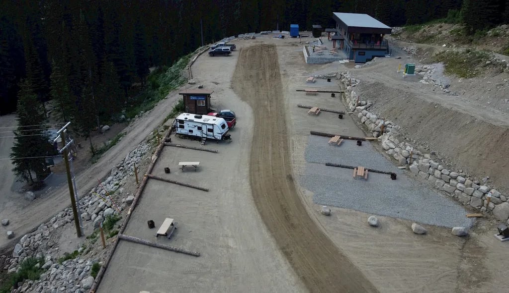 Whitewater Ski Resort Hummingbird Lodge gallery 3